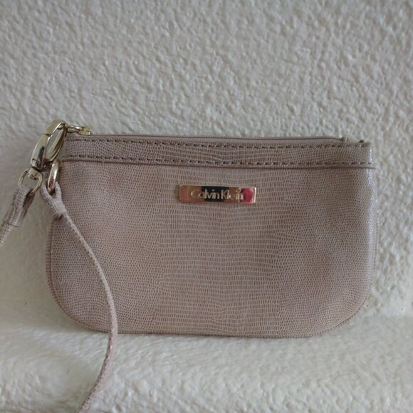EUC CALVIN KLEIN SMALL WRISTLET / WALLET BEIGE SHIMMER FABRIC - Picture 1 of 4